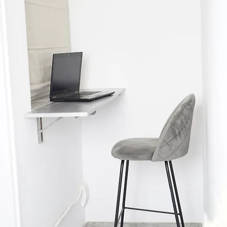 24 Shades Of Grey, Rezerva Acum Ultracentral, Ceai, Cafea, Filtru Apa Rece-fierbinte, Saltea 160 Cm Memory Foam Κραϊόβα