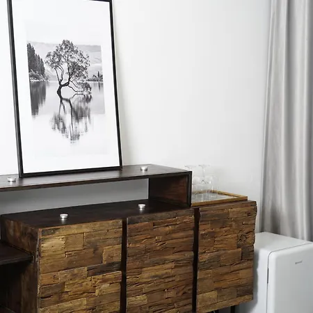 24 Shades Of Grey, Rezerva Acum Ultracentral, Ceai, Cafea, Filtru Apa Rece-fierbinte, Saltea 160 Cm Memory Foam * Κραϊόβα