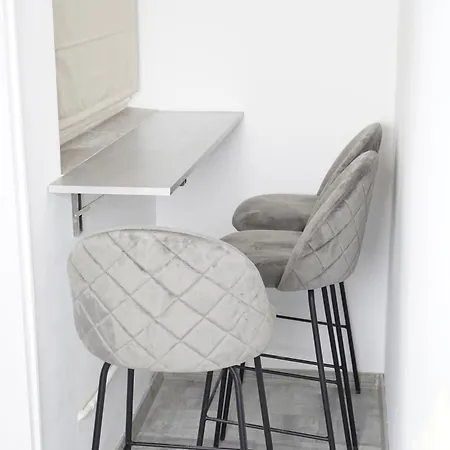 24 Shades Of Grey, Rezerva Acum Ultracentral, Ceai, Cafea, Filtru Apa Rece-fierbinte, Saltea 160 Cm Memory Foam * Κραϊόβα