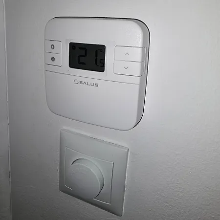 24 Shades Of Grey, Rezerva Acum Apartament Ultracentral, Ceai, Cafea, Saltea 160 Cm Memory Foam Апартамент Крайова