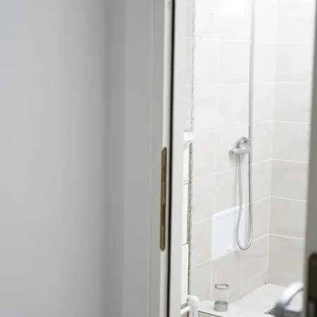 24 Shades Of Grey, Rezerva Acum Ultracentral, Ceai, Cafea, Filtru Apa Rece-fierbinte, Saltea 160 Cm Memory Foam Διαμέρισμα