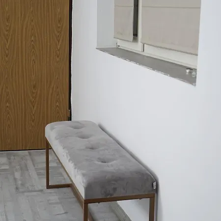 24 Shades Of Grey, Rezerva Acum Apartament Ultracentral, Ceai, Cafea, Saltea 160 Cm Memory Foam *