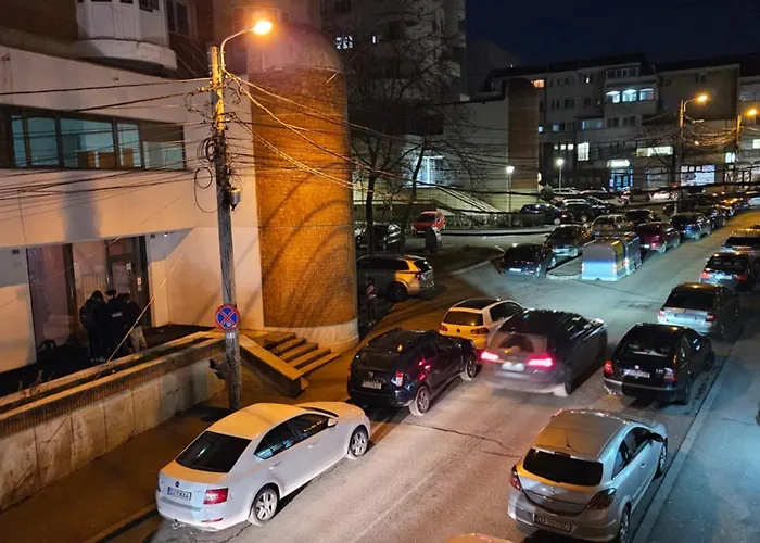 24 Shades Of Grey, Rezerva Acum Ultracentral, Ceai, Cafea, Filtru Apa Rece-fierbinte, Saltea 160 Cm Memory Foam Апартаменты Крайова