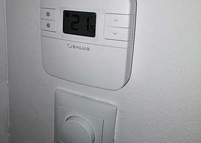 24 Shades Of Grey, Rezerva Acum Ultracentral, Ceai, Cafea, Filtru Apa Rece-fierbinte, Saltea 160 Cm Memory Foam Апартаменты Крайова