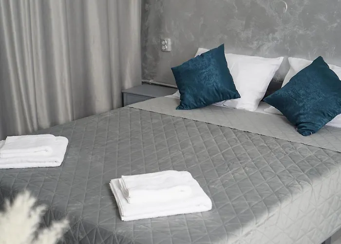 24 Shades Of Grey, Rezerva Acum Ultracentral, Ceai, Cafea, Filtru Apa Rece-fierbinte, Saltea 160 Cm Memory Foam Апартаменты Крайова